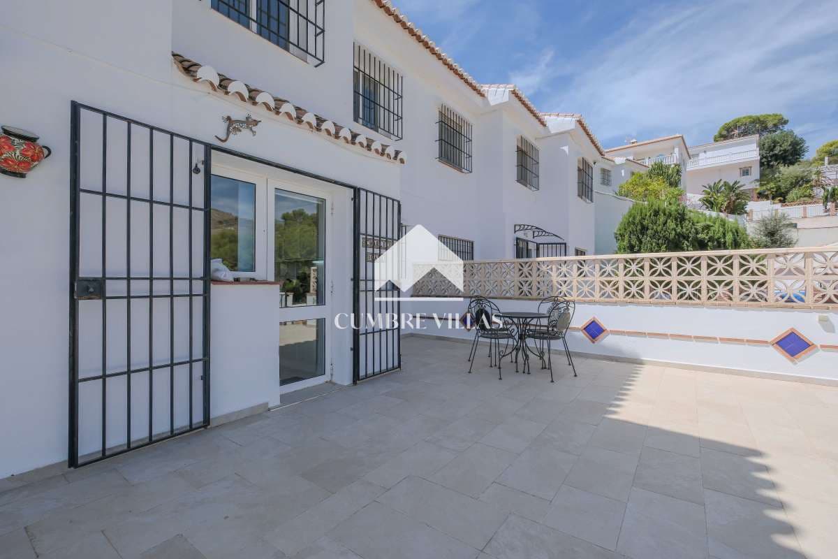 5 soveværelse Villa til salg i La Herradura med swimmingpool - € 450.000 (Ref: 9246199)