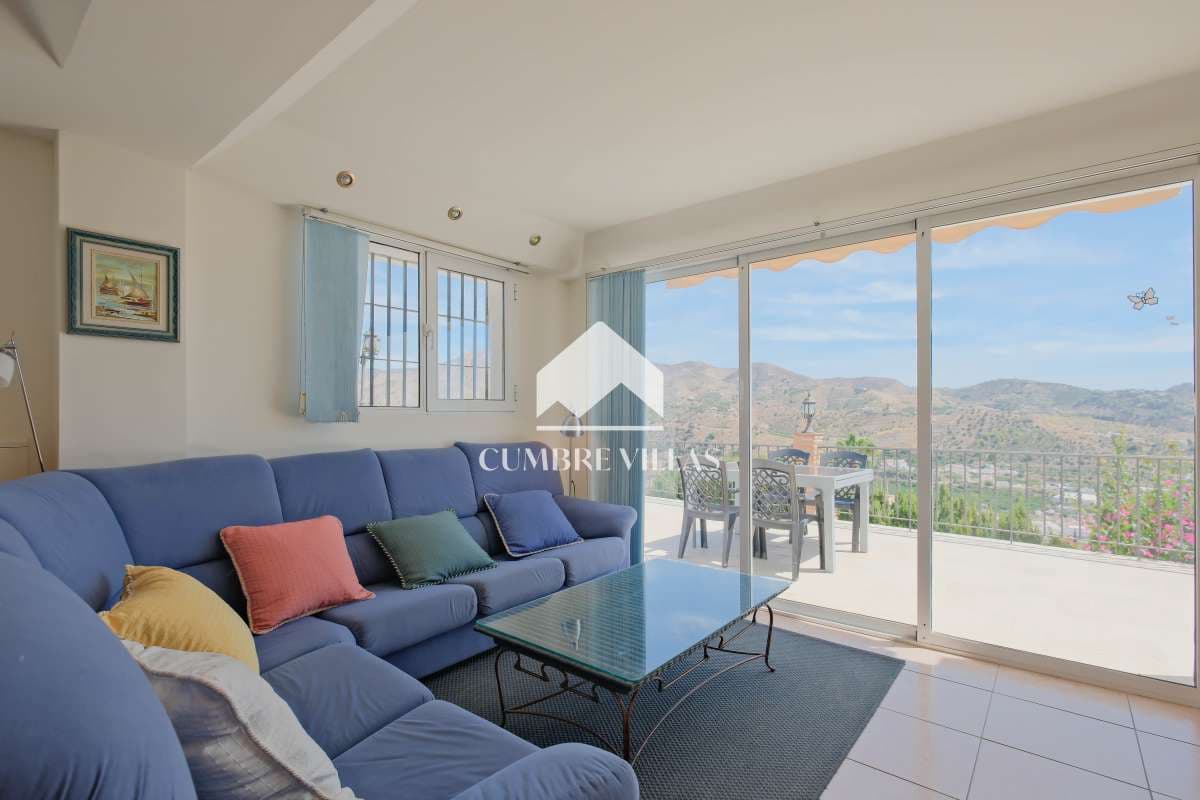 5 soveværelse Villa til salg i La Herradura med swimmingpool - € 450.000 (Ref: 9246199)