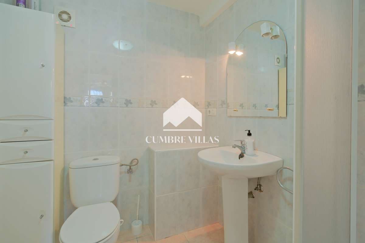 5 soveværelse Villa til salg i La Herradura med swimmingpool - € 450.000 (Ref: 9246199)