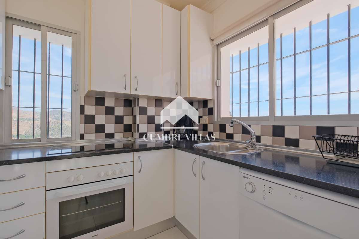 5 soveværelse Villa til salg i La Herradura med swimmingpool - € 450.000 (Ref: 9246199)