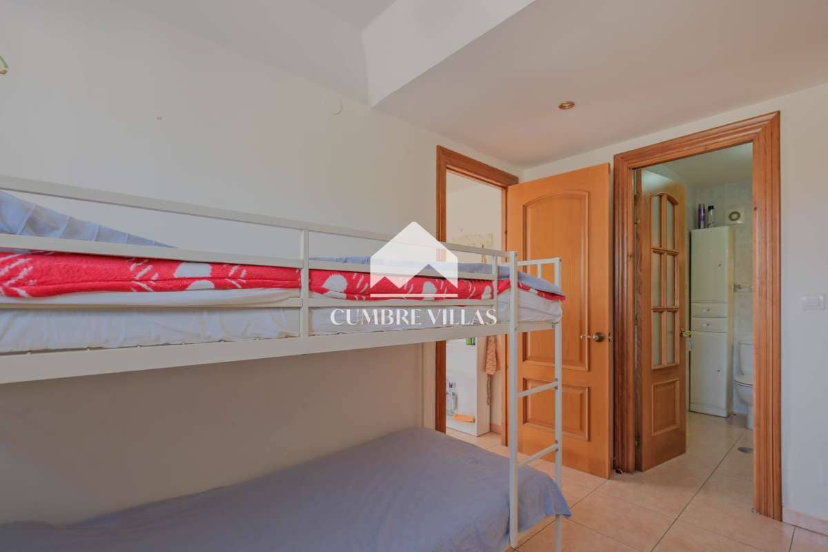 5 soveværelse Villa til salg i La Herradura med swimmingpool - € 450.000 (Ref: 9246199)