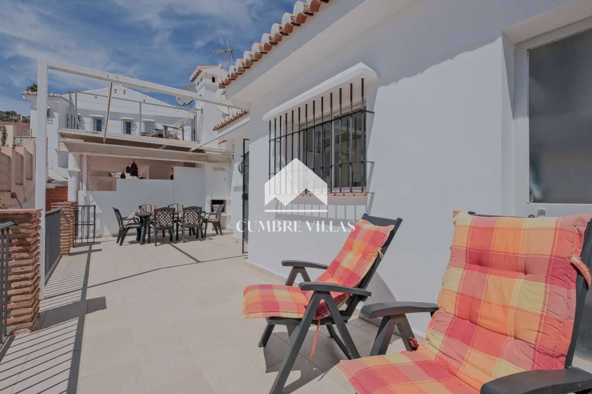 5 soveværelse Villa til salg i La Herradura med swimmingpool - € 450.000 (Ref: 9246199)