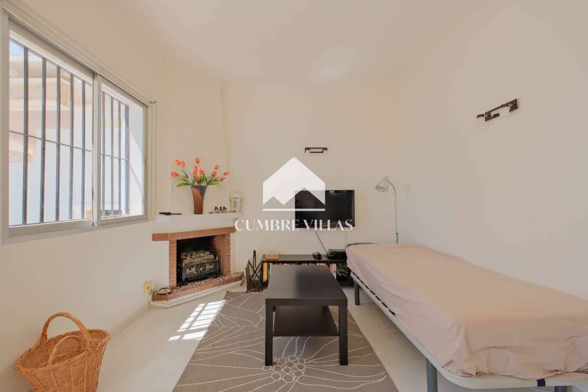 5 soveværelse Villa til salg i La Herradura med swimmingpool - € 450.000 (Ref: 9246199)