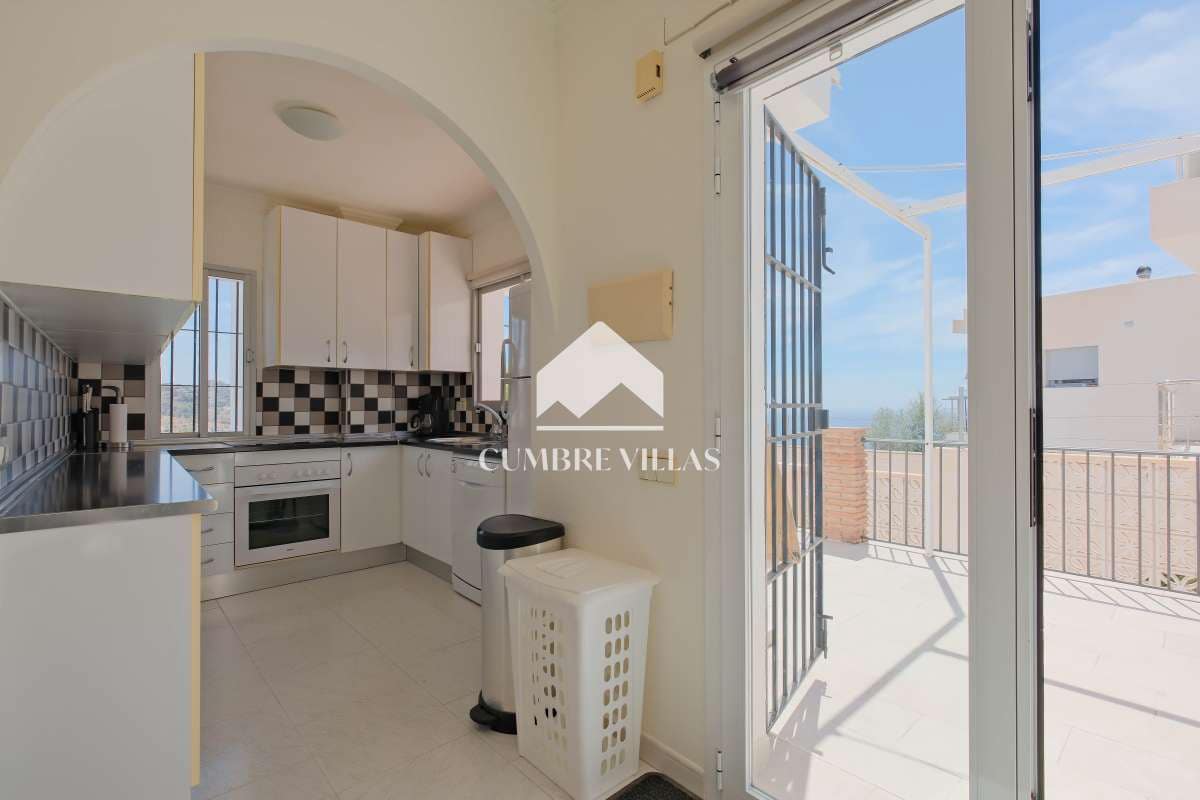 5 soveværelse Villa til salg i La Herradura med swimmingpool - € 450.000 (Ref: 9246199)