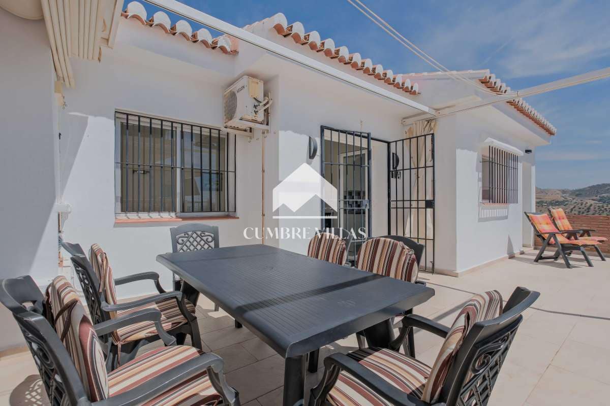 5 soveværelse Villa til salg i La Herradura med swimmingpool - € 450.000 (Ref: 9246199)