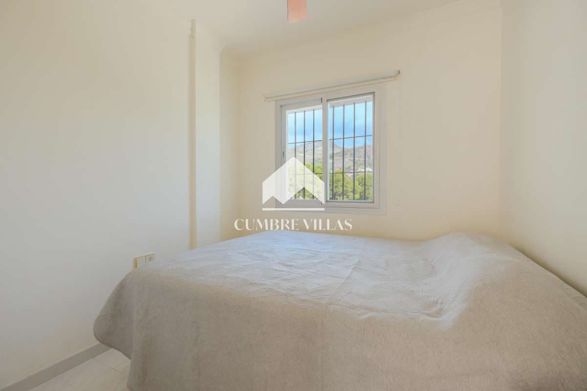 5 soveværelse Villa til salg i La Herradura med swimmingpool - € 450.000 (Ref: 9246199)