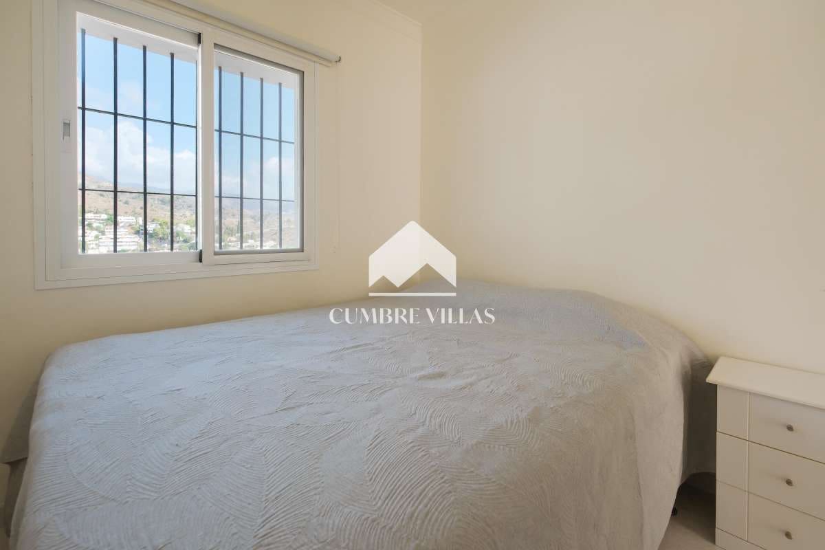 5 soveværelse Villa til salg i La Herradura med swimmingpool - € 450.000 (Ref: 9246199)