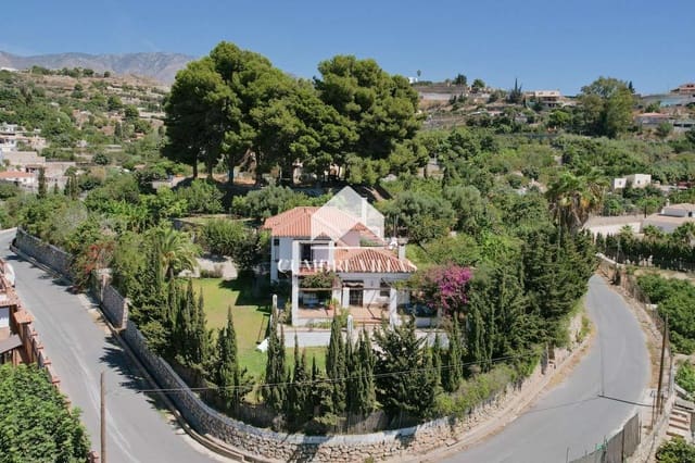 5 sypialnia Finka/Dom wiejski na sprzedaż w Motril z basenem - 780 000 € (Ref: 9268981)