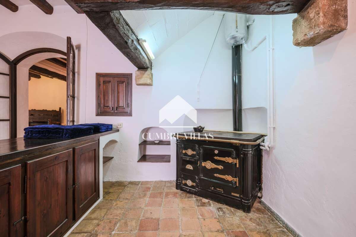 5 bedroom Villa for sale in Sant Pere de Ribes with pool garage - € 2,889,000 (Ref: 9299014)