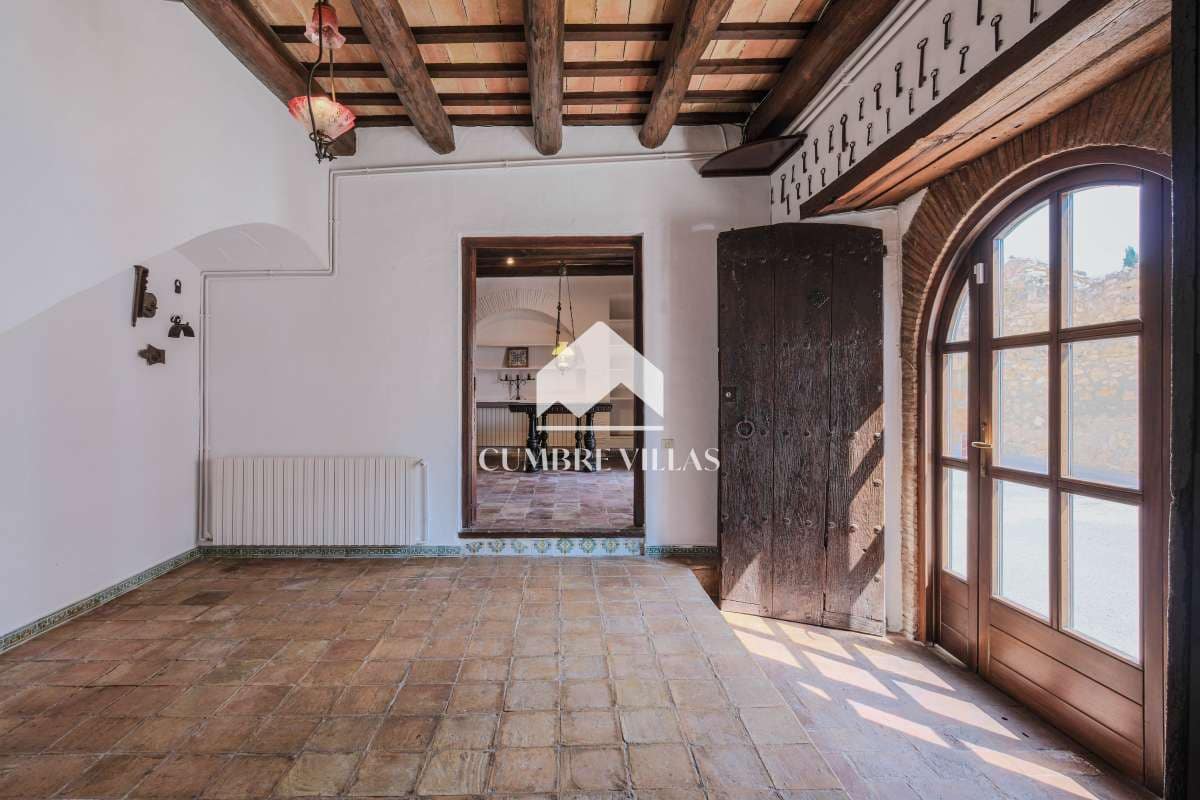 5 bedroom Villa for sale in Sant Pere de Ribes with pool garage - € 2,889,000 (Ref: 9299014)