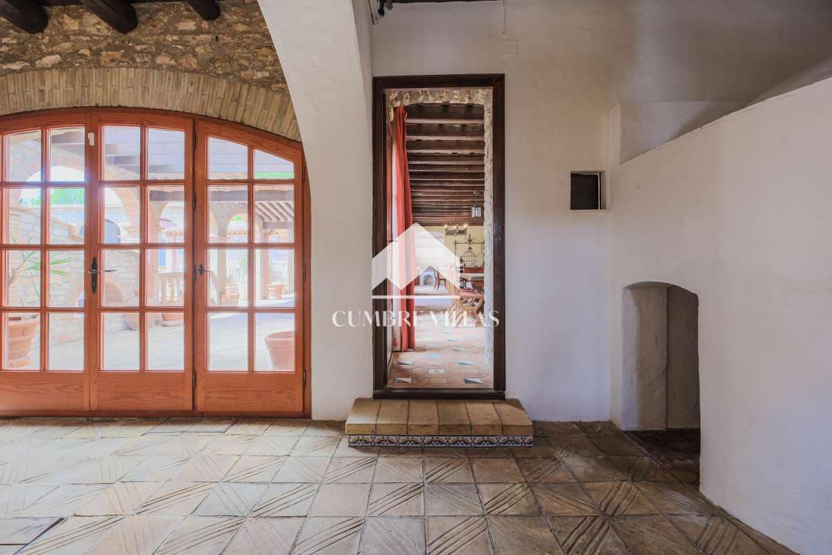 5 bedroom Villa for sale in Sant Pere de Ribes with pool garage - € 2,889,000 (Ref: 9299014)