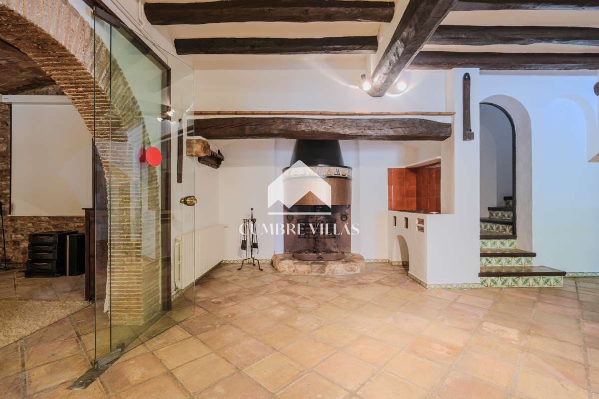 5 bedroom Villa for sale in Sant Pere de Ribes with pool garage - € 2,889,000 (Ref: 9299014)