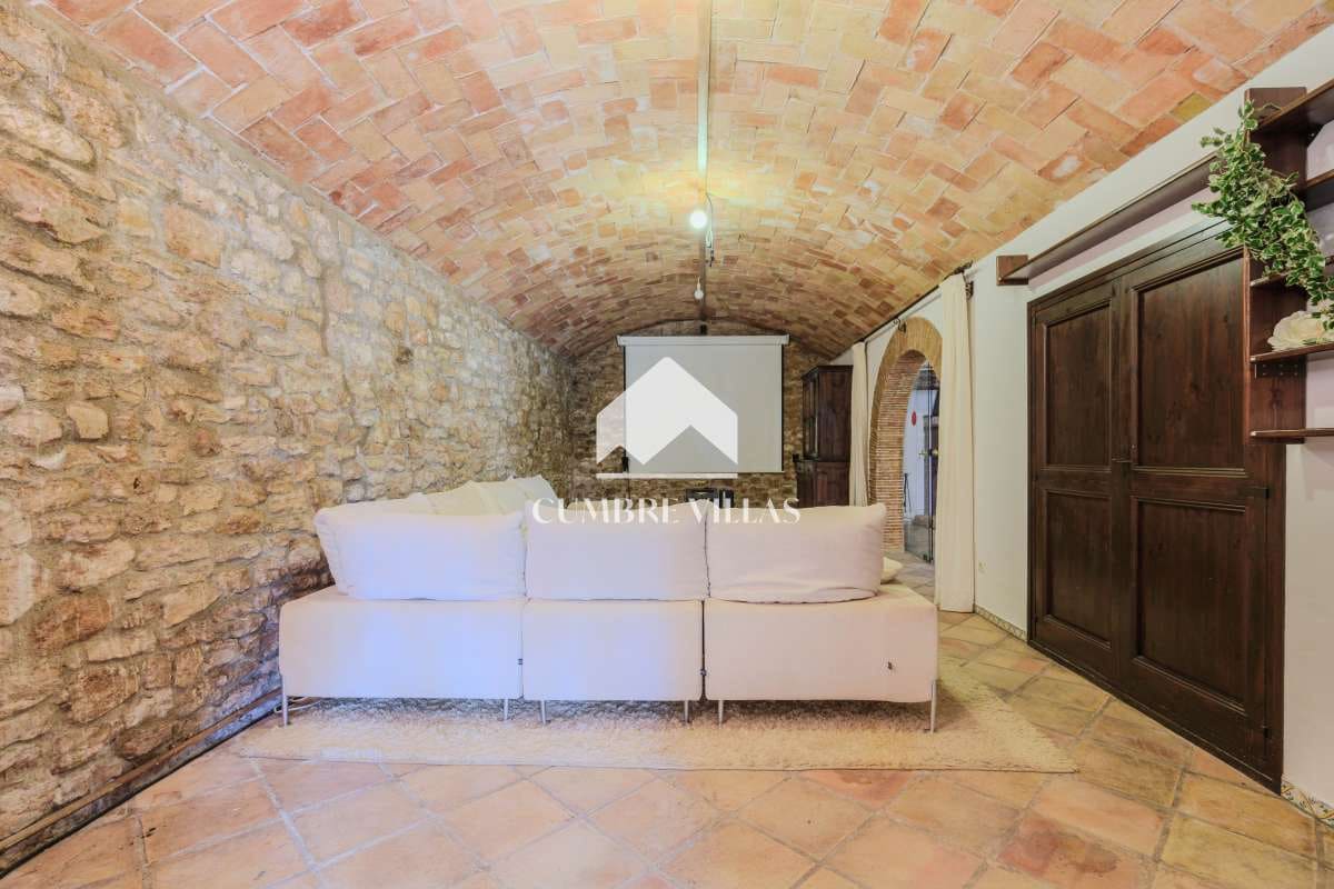 5 bedroom Villa for sale in Sant Pere de Ribes with pool garage - € 2,889,000 (Ref: 9299014)