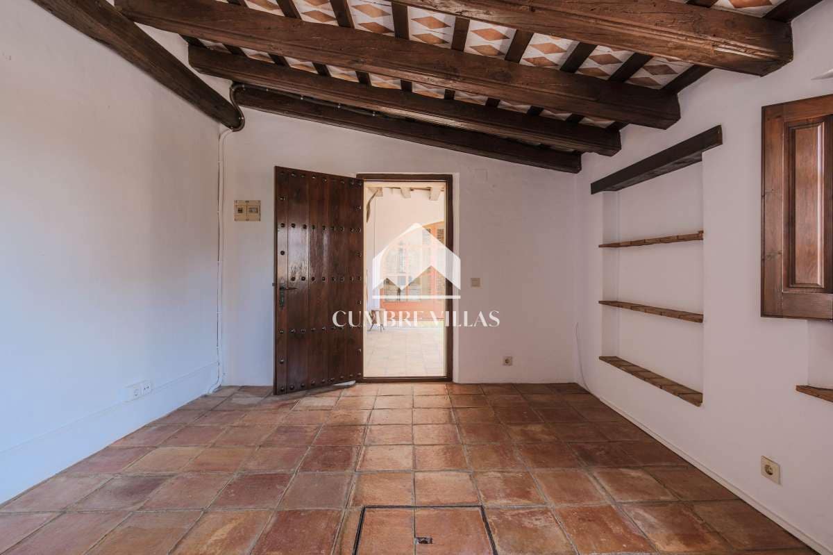 5 bedroom Villa for sale in Sant Pere de Ribes with pool garage - € 2,889,000 (Ref: 9299014)