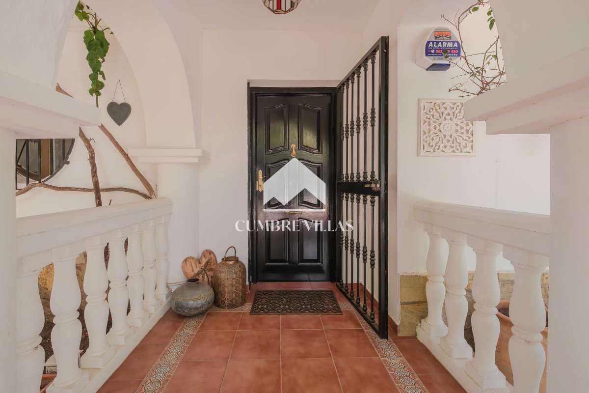 4 soverom Villa til salgs i La Herradura med svømmebasseng garasje - € 1 150 000 (Ref: 9302807)