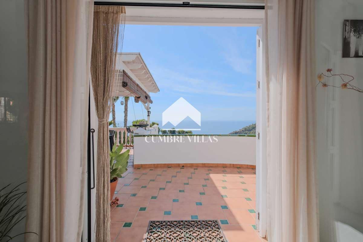 4 soverom Villa til salgs i La Herradura med svømmebasseng garasje - € 1 150 000 (Ref: 9302807)