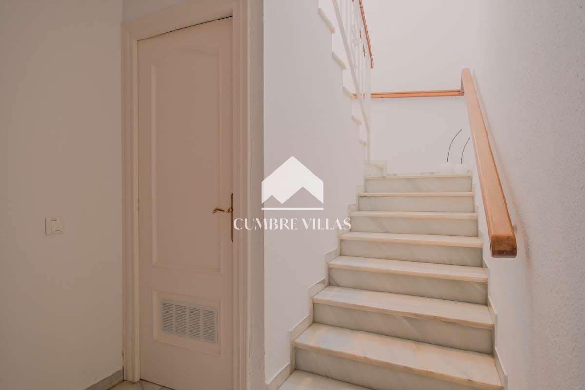 4 soverom Villa til salgs i La Herradura med svømmebasseng garasje - € 1 150 000 (Ref: 9302807)