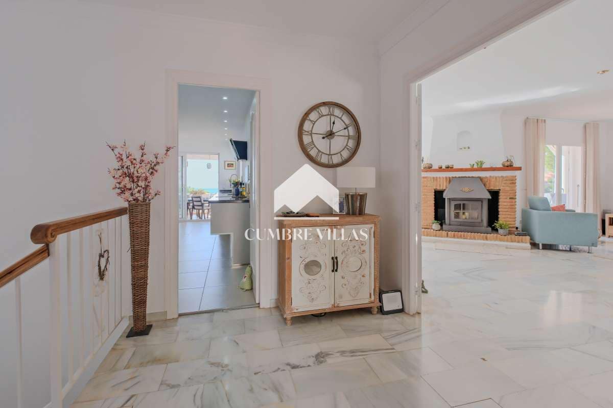 4 soverom Villa til salgs i La Herradura med svømmebasseng garasje - € 1 150 000 (Ref: 9302807)