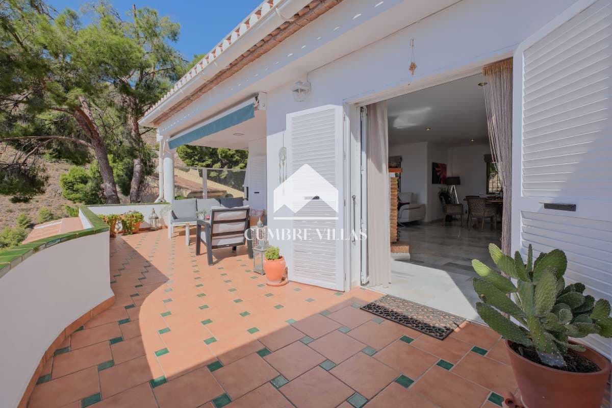 4 soverom Villa til salgs i La Herradura med svømmebasseng garasje - € 1 150 000 (Ref: 9302807)