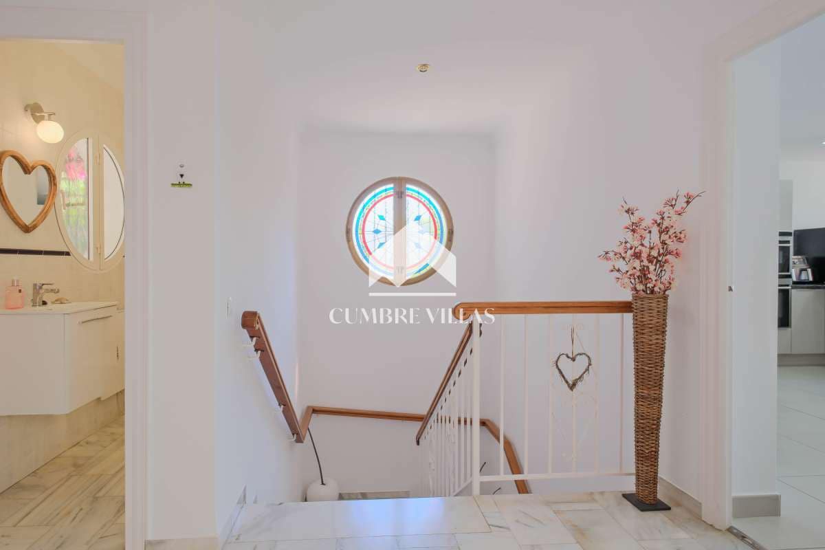 4 soverom Villa til salgs i La Herradura med svømmebasseng garasje - € 1 150 000 (Ref: 9302807)