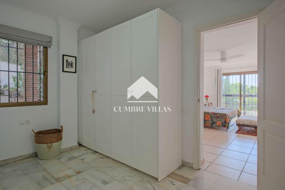 4 soverom Villa til salgs i La Herradura med svømmebasseng garasje - € 1 150 000 (Ref: 9302807)