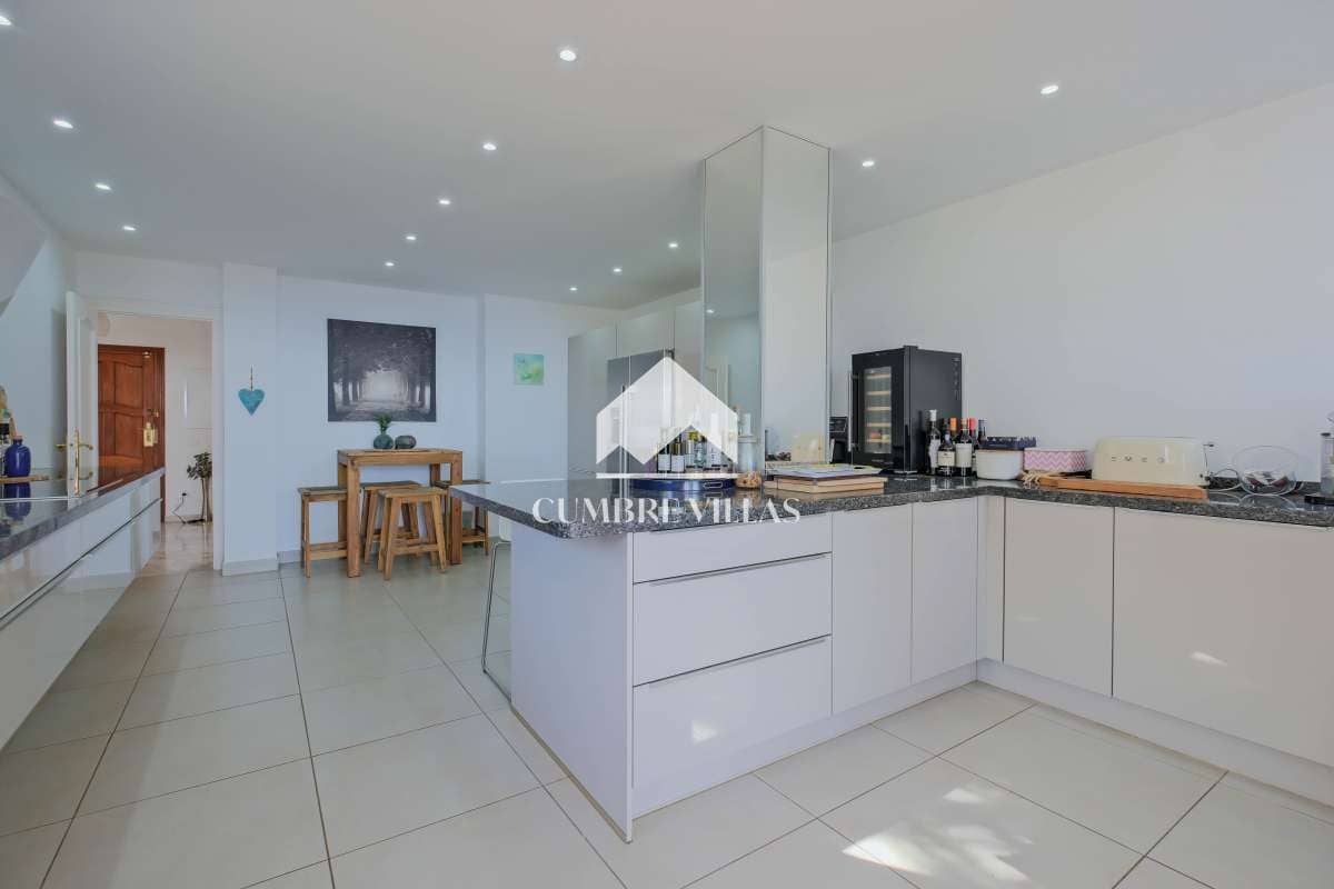 4 soverom Villa til salgs i La Herradura med svømmebasseng garasje - € 1 150 000 (Ref: 9302807)