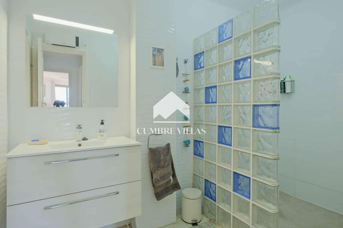 4 soverom Villa til salgs i La Herradura med svømmebasseng garasje - € 1 150 000 (Ref: 9302807)