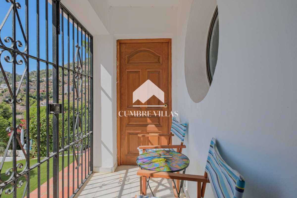 4 soverom Villa til salgs i La Herradura med svømmebasseng garasje - € 1 150 000 (Ref: 9302807)