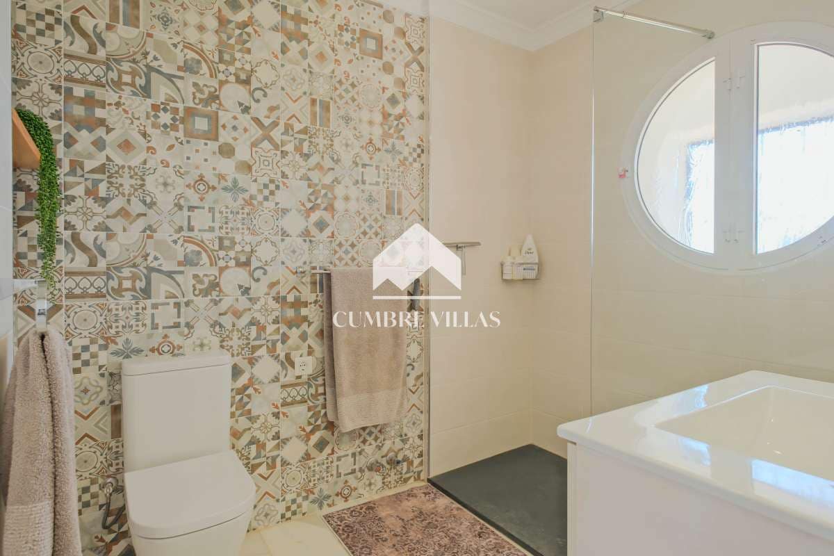 4 soverom Villa til salgs i La Herradura med svømmebasseng garasje - € 1 150 000 (Ref: 9302807)