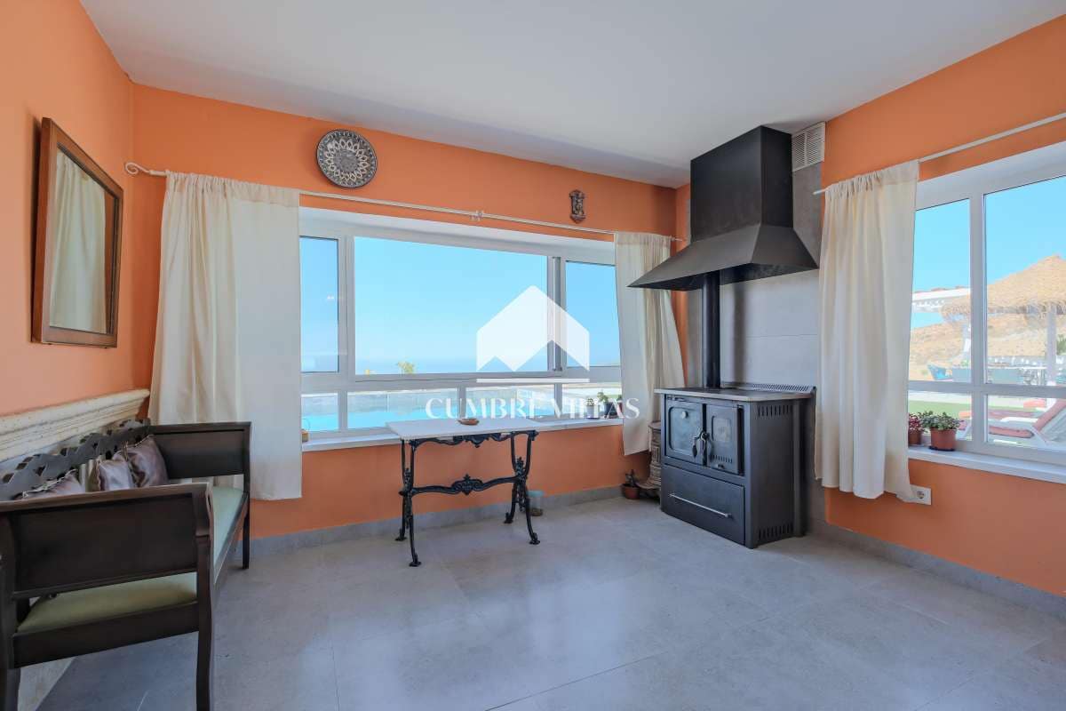 2 slaapkamer Finca/Landhuis te koop in Velez de Benaudalla met zwembad - € 280.000 (Ref: 9378530)