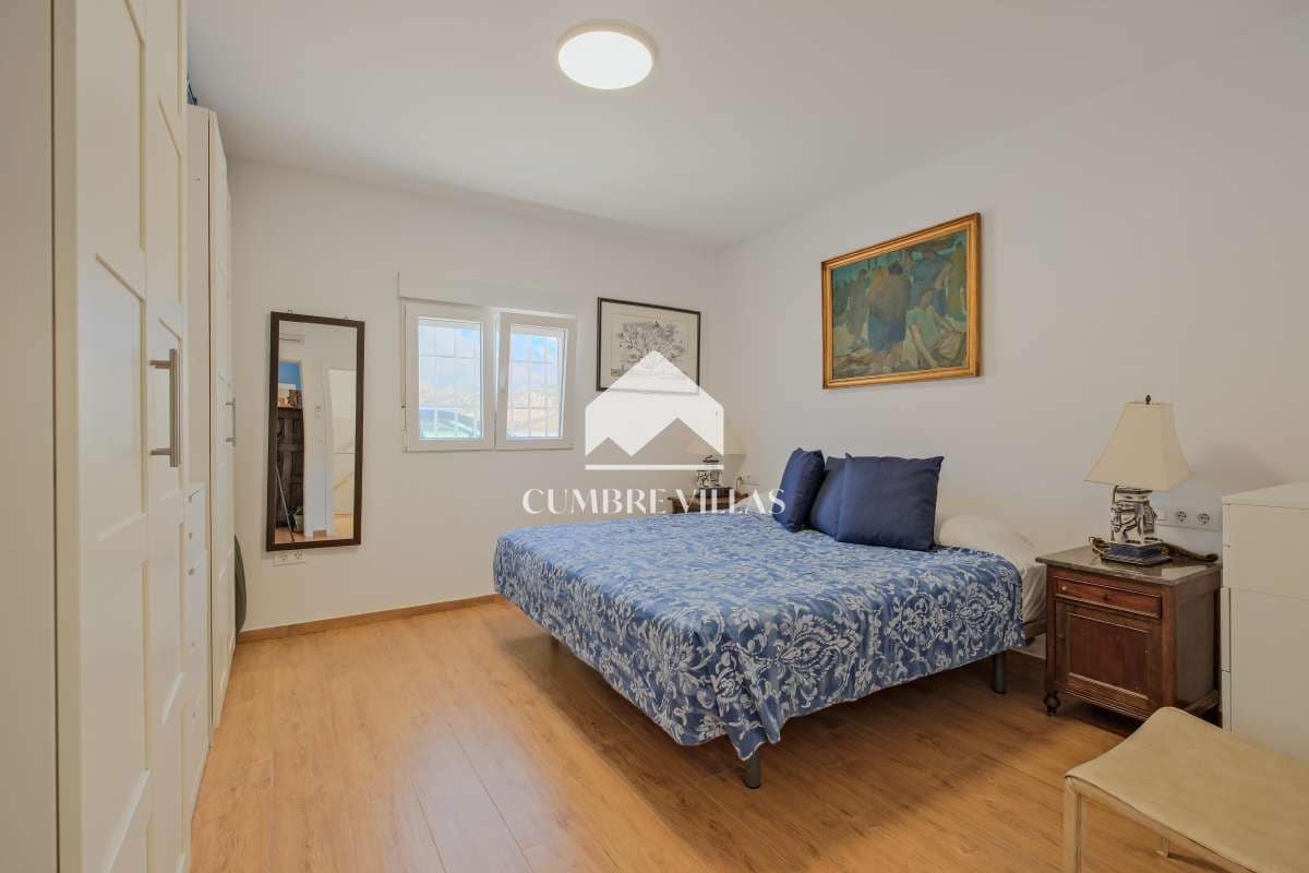 2 slaapkamer Finca/Landhuis te koop in Velez de Benaudalla met zwembad - € 280.000 (Ref: 9378530)