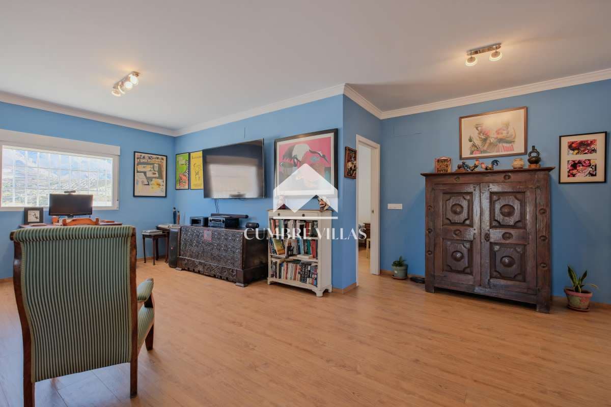 2 slaapkamer Finca/Landhuis te koop in Velez de Benaudalla met zwembad - € 280.000 (Ref: 9378530)