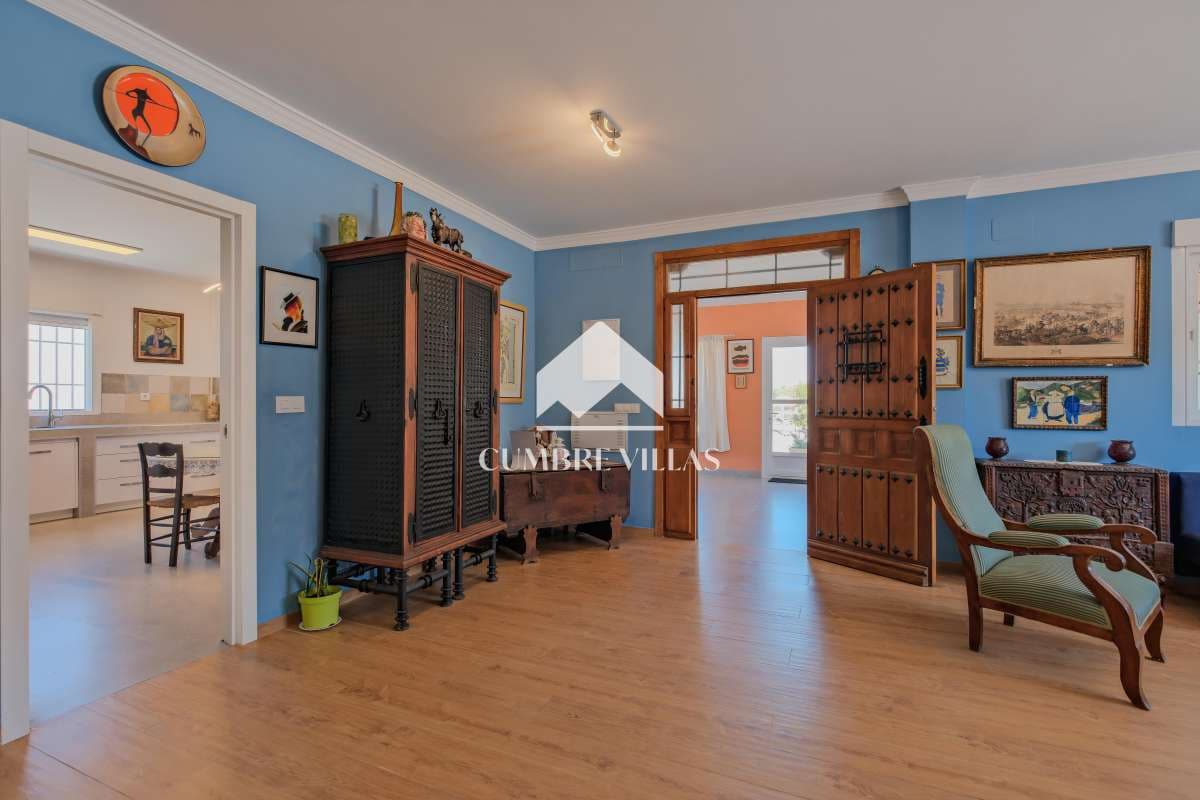 2 slaapkamer Finca/Landhuis te koop in Velez de Benaudalla met zwembad - € 280.000 (Ref: 9378530)