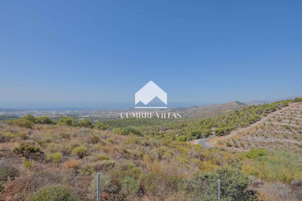 2 slaapkamer Finca/Landhuis te koop in Velez de Benaudalla met zwembad - € 280.000 (Ref: 9378530)