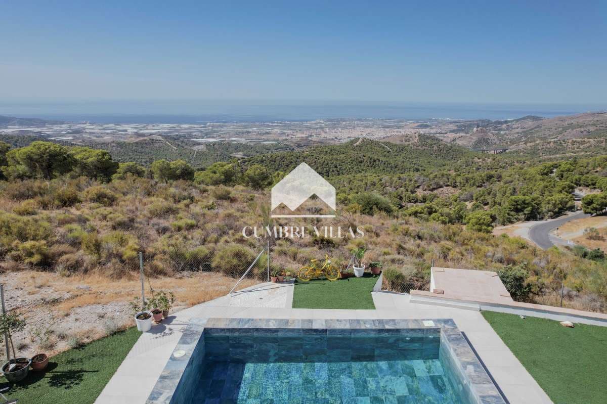 2 slaapkamer Finca/Landhuis te koop in Velez de Benaudalla met zwembad - € 280.000 (Ref: 9378530)