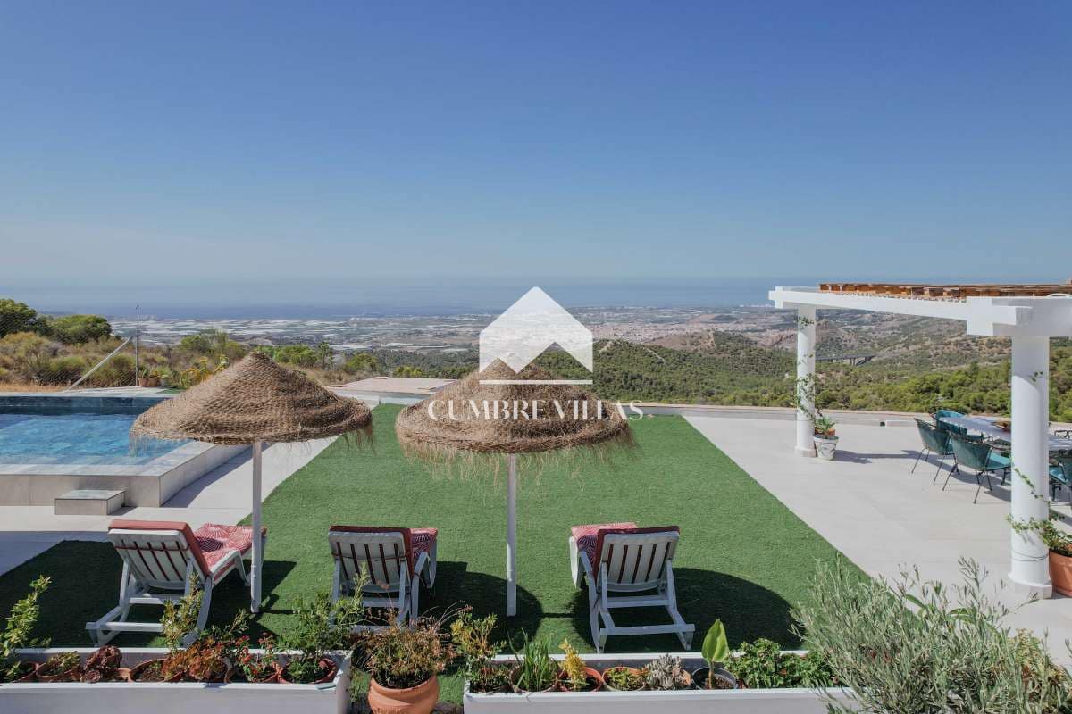 2 slaapkamer Finca/Landhuis te koop in Velez de Benaudalla met zwembad - € 280.000 (Ref: 9378530)