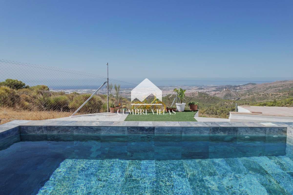 2 slaapkamer Finca/Landhuis te koop in Velez de Benaudalla met zwembad - € 280.000 (Ref: 9378530)