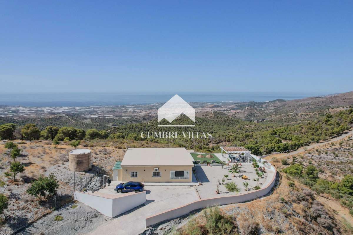 2 slaapkamer Finca/Landhuis te koop in Velez de Benaudalla met zwembad - € 280.000 (Ref: 9378530)