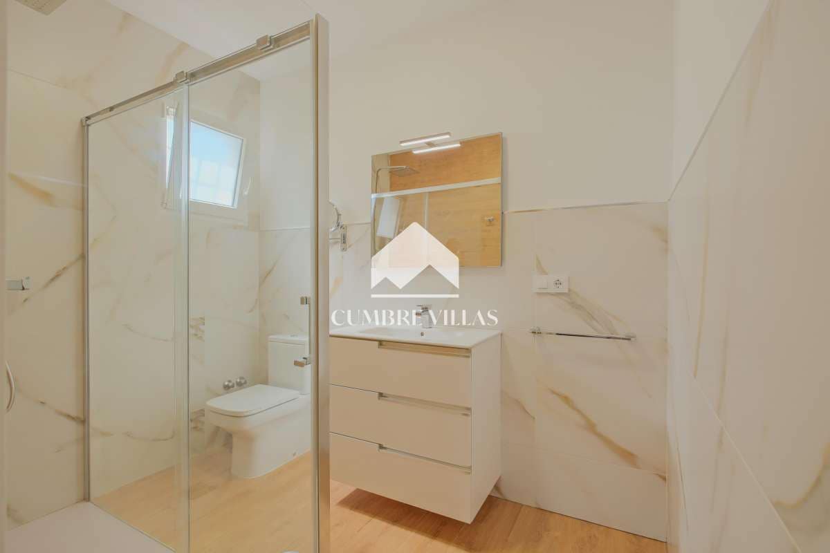 2 slaapkamer Finca/Landhuis te koop in Velez de Benaudalla met zwembad - € 280.000 (Ref: 9378530)