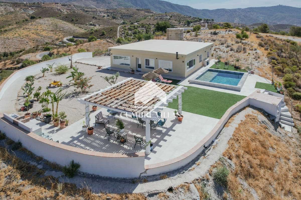 2 slaapkamer Finca/Landhuis te koop in Velez de Benaudalla met zwembad - € 280.000 (Ref: 9378530)