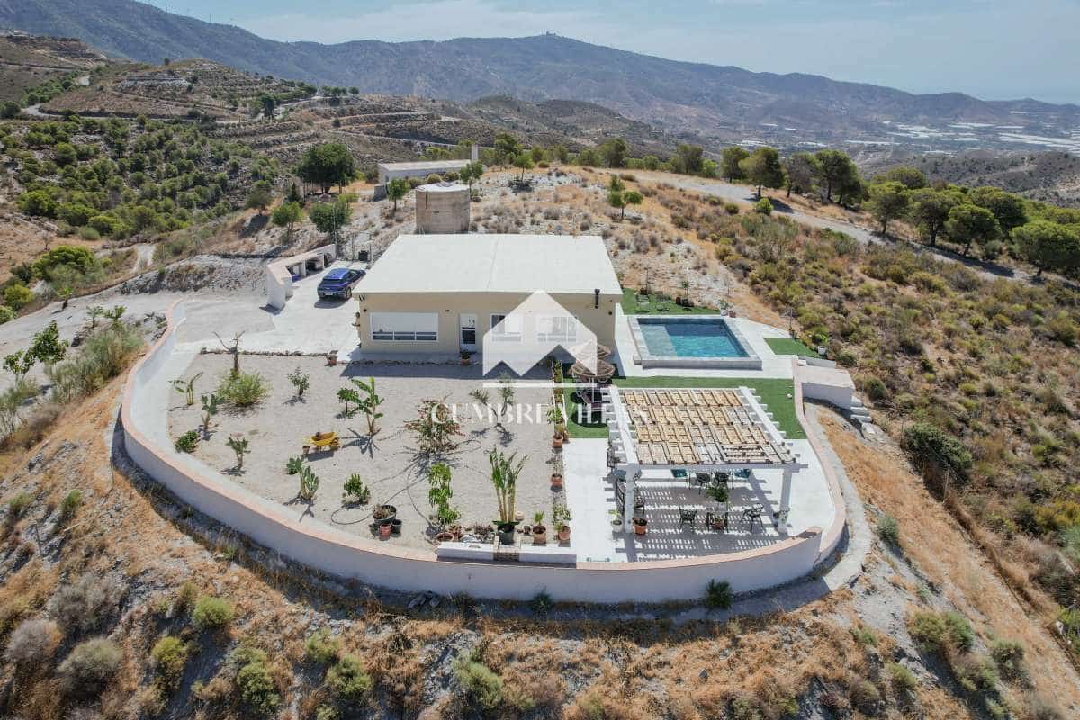 2 slaapkamer Finca/Landhuis te koop in Velez de Benaudalla met zwembad - € 280.000 (Ref: 9378530)