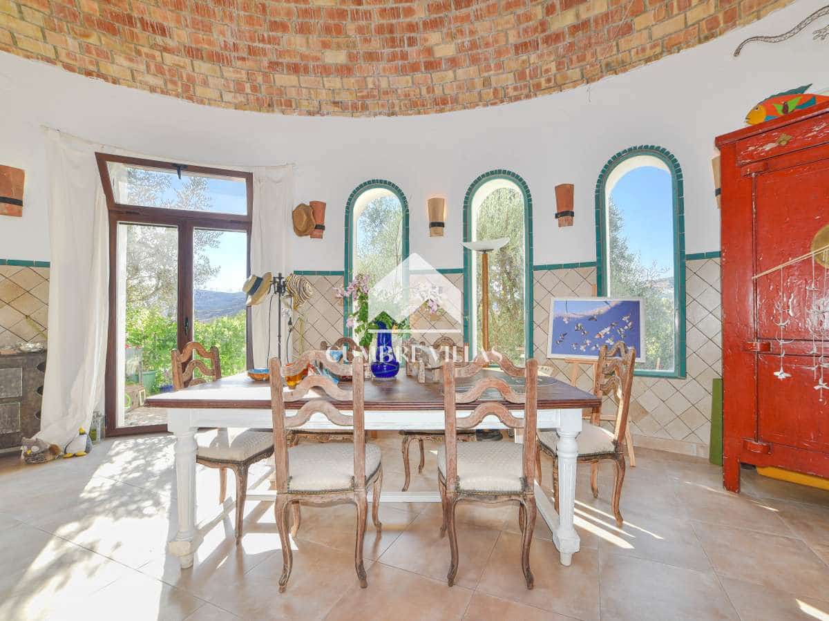 9 soveværelse Villa til salg i Melegis med swimmingpool - € 1.150.000 (Ref: 9390016)