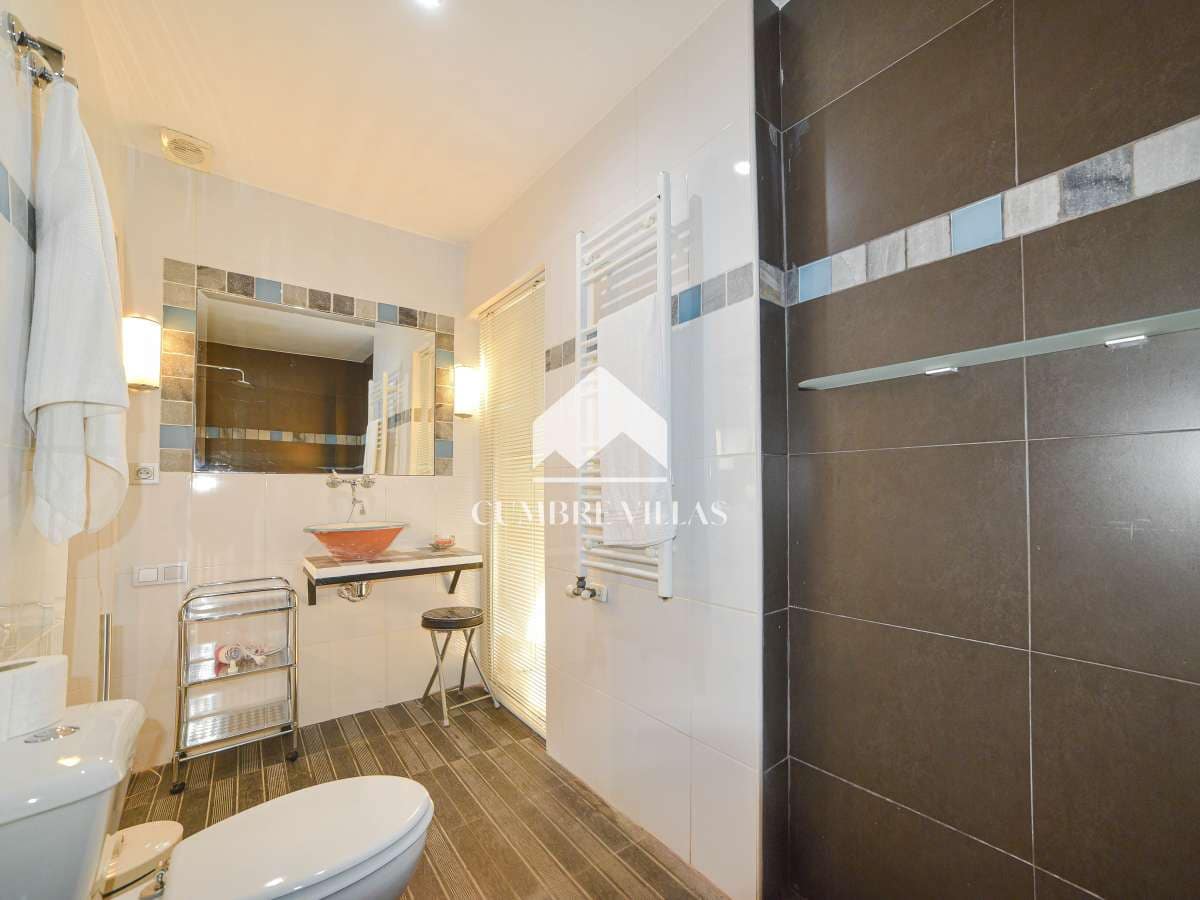 9 soveværelse Villa til salg i Melegis med swimmingpool - € 1.150.000 (Ref: 9390016)