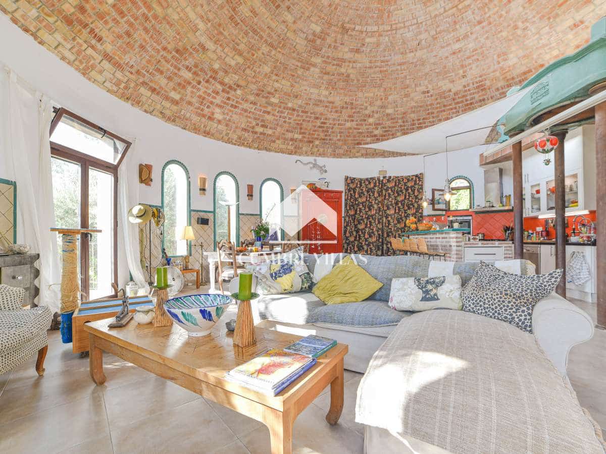 9 soveværelse Villa til salg i Melegis med swimmingpool - € 1.150.000 (Ref: 9390016)