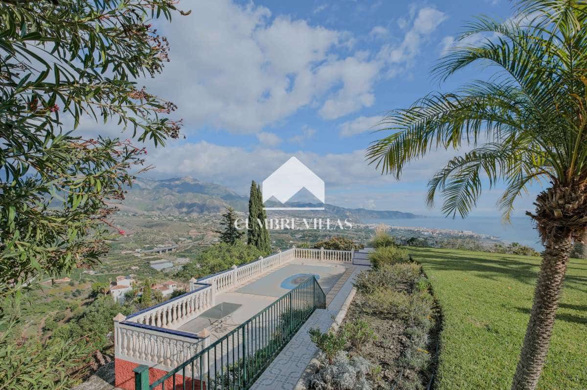 5 sypialnia Willa na sprzedaż w Nerja z basenem garażem - 1 100 000 € (Ref: 9415335)