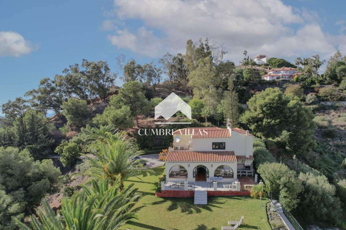 5 sypialnia Willa na sprzedaż w Nerja z basenem garażem - 1 100 000 € (Ref: 9415335)