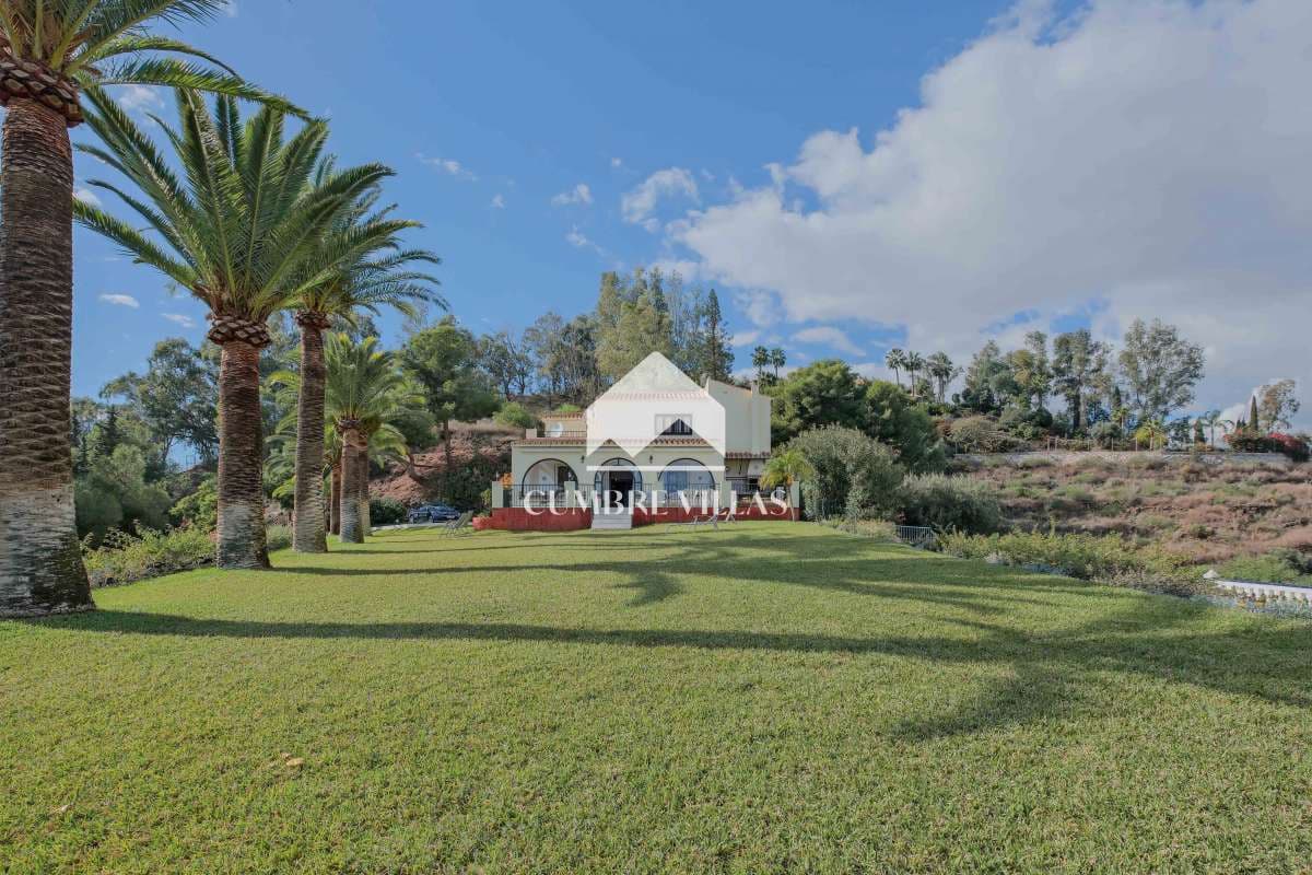 5 sypialnia Willa na sprzedaż w Nerja z basenem garażem - 1 100 000 € (Ref: 9415335)