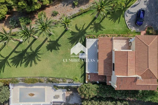 5 slaapkamer Villa te koop in Chaparil - Torrecilla - Punta Lara, Nerja met zwembad garage - € 1.100.000 (Ref: 9415335)