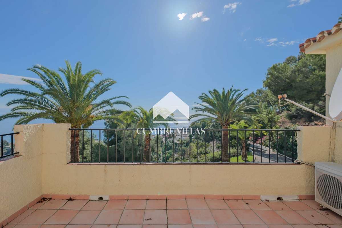 5 sypialnia Willa na sprzedaż w Nerja z basenem garażem - 1 100 000 € (Ref: 9415335)