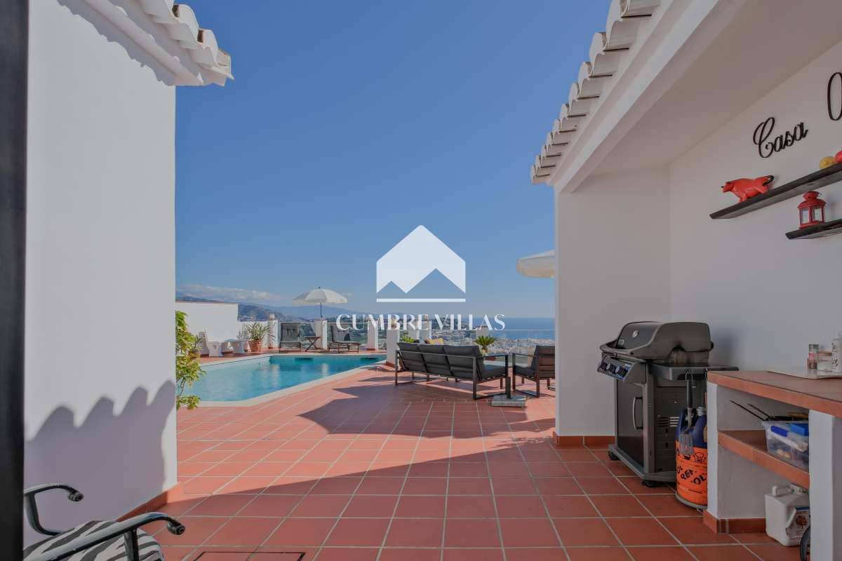 4 slaapkamer Villa te koop in Almunecar met zwembad - € 799.500 (Ref: 9432789)